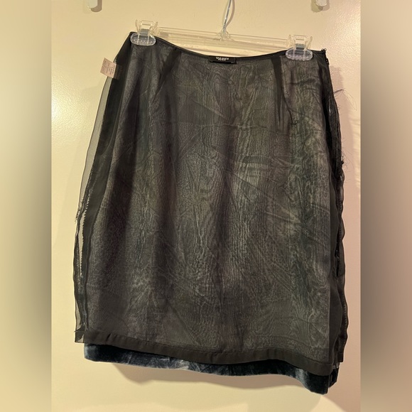 Tahari Petite - blue silk and rayon velveteen skirt - size 4P - Picture 10 of 12